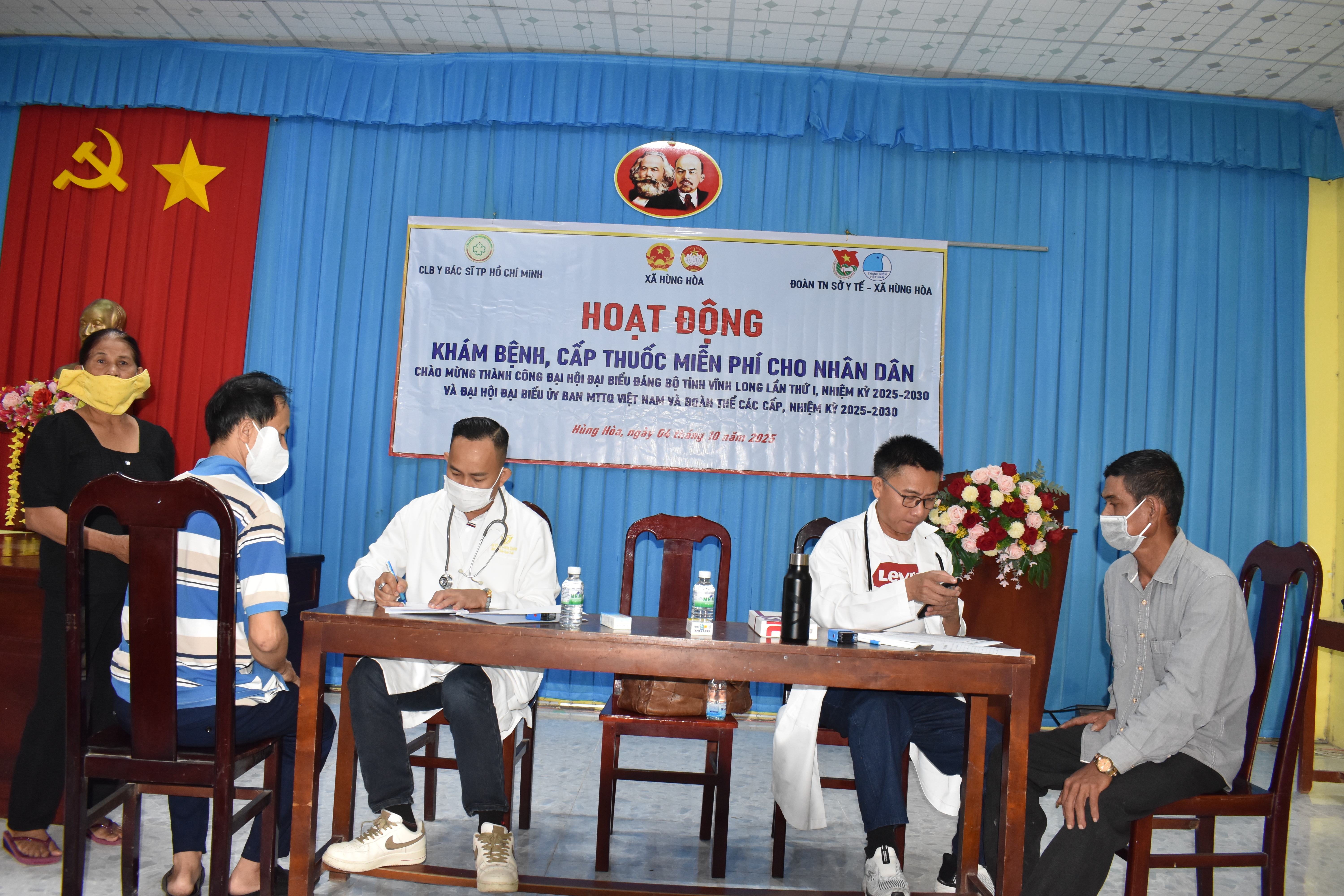 Xã Hùng Hòa: Câu lạc bộ Y, Bác sĩ TP. Hồ Chí Minh tổ chức khám bệnh và cấp thuốc miễn phí cho người dân